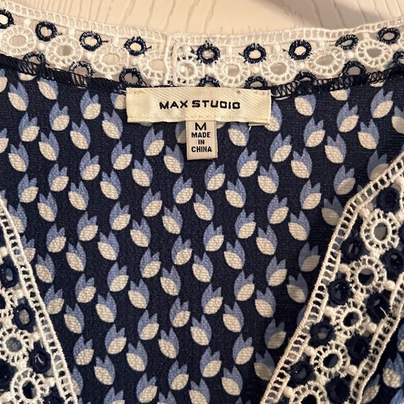 Max Studio. Size M - Picture 2 of 4